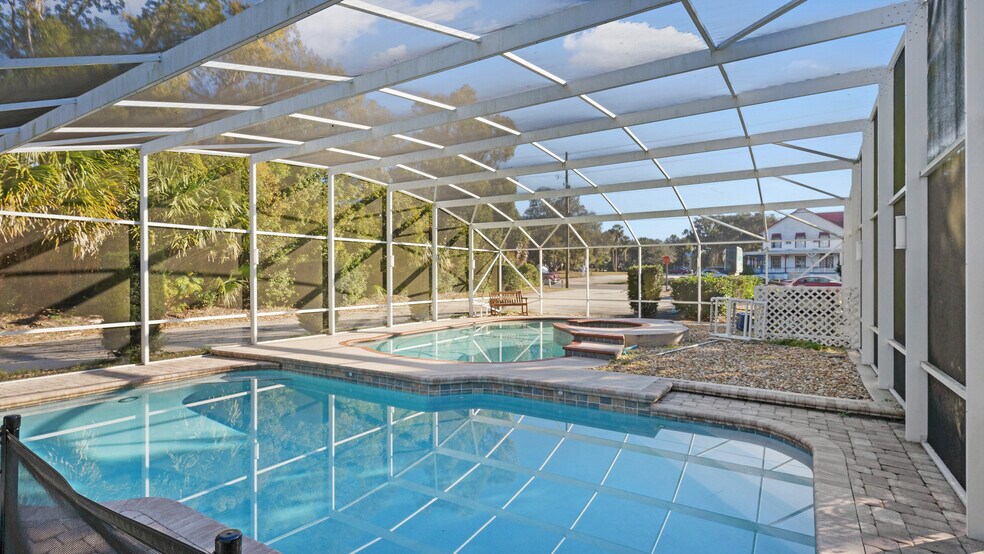 More Photos Of 317 S Volusia Ave, Orange City Freestanding For Sale