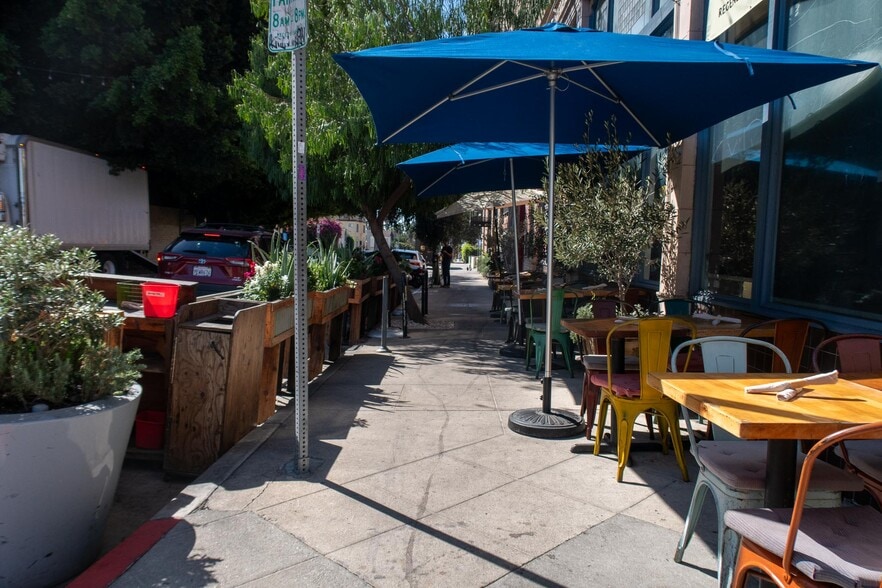 More Photos Of 1700-1712 1/2 W Sunset Blvd, Los Angeles Apartments For Lease