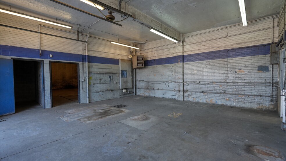More Photos Of 1105 Wheeling Ave, Cambridge Auto Repair For Sale