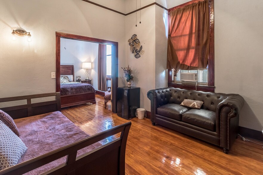 More Photos Of 400 E Nelson Ave, Defuniak Springs Hotel For Sale