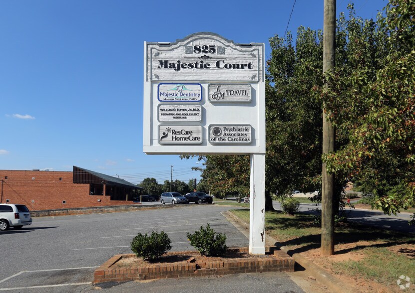 More Photos Of 825 Majestic Ct, Gastonia Medical For Lease