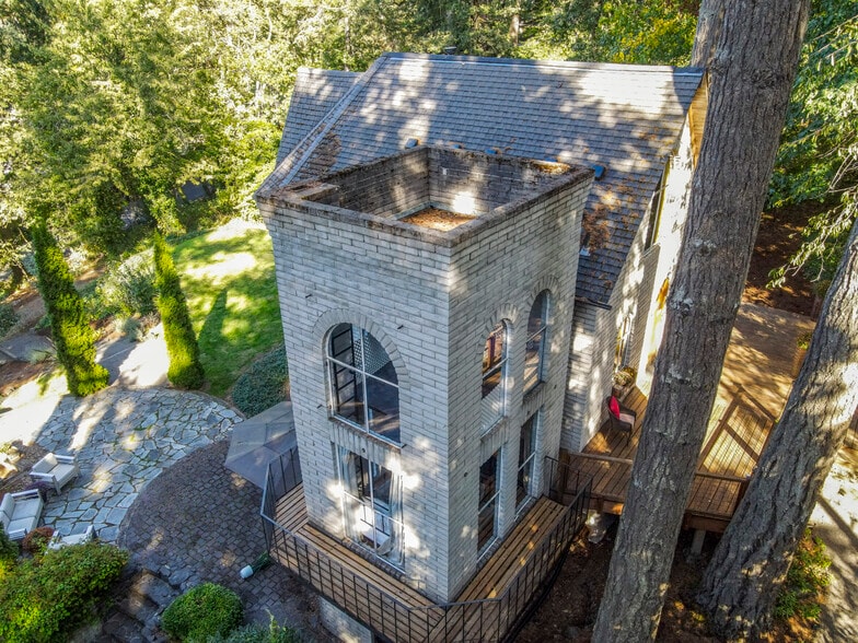 More Photos Of 1820 E 28th Ave, Eugene Multifamily For Sale