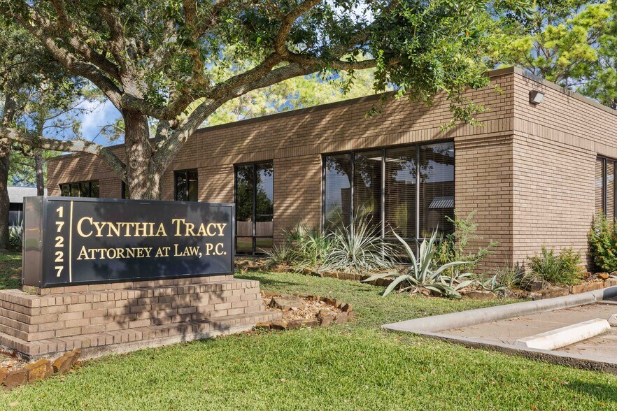 Primary Photo Of 17227 Mercury Dr, Houston Medical For Sale
