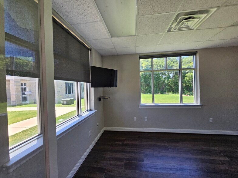 More Photos Of 1402 S Custer Rd, McKinney Unknown For Lease