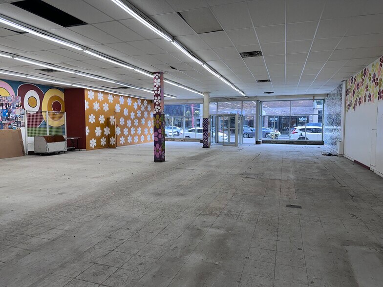 More Photos Of 936-950 Rue Notre-Dame O, Montréal Storefront Retail Residential For Lease