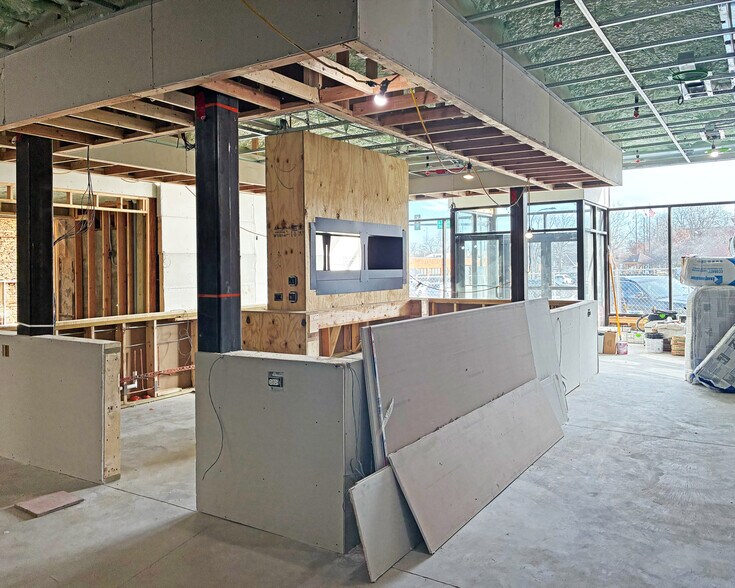 More Photos Of 101-105 W State St, Geneva Restaurant For Lease