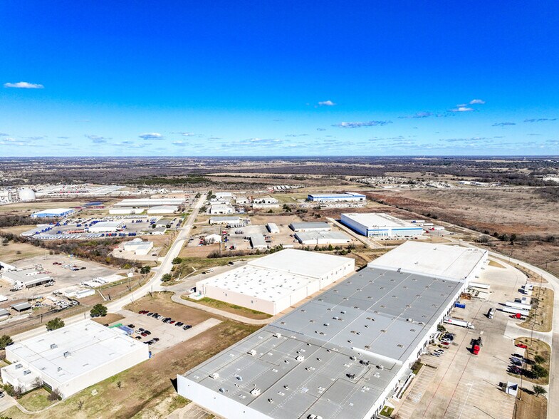 More Photos Of 303 Metro Dr, Terrell Manufacturing For Lease