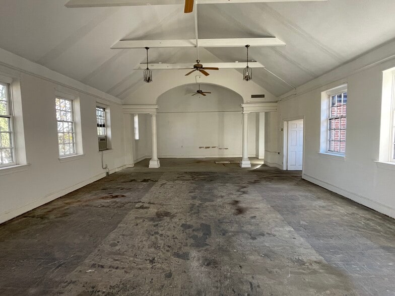 More Photos Of 236 E Gay St, West Chester Restaurant For Sale