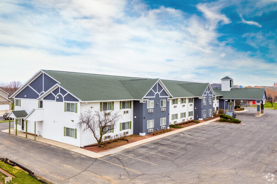 Primary Photo Of 660 Nygaard St, Stoughton Hotel For Sale