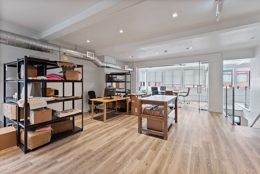 More Photos Of 481-483 Church St, Toronto Storefront Retail Office For Lease