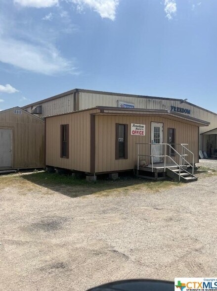 More Photos Of 3534 US Highway 87, Port Lavaca General Retail For Sale