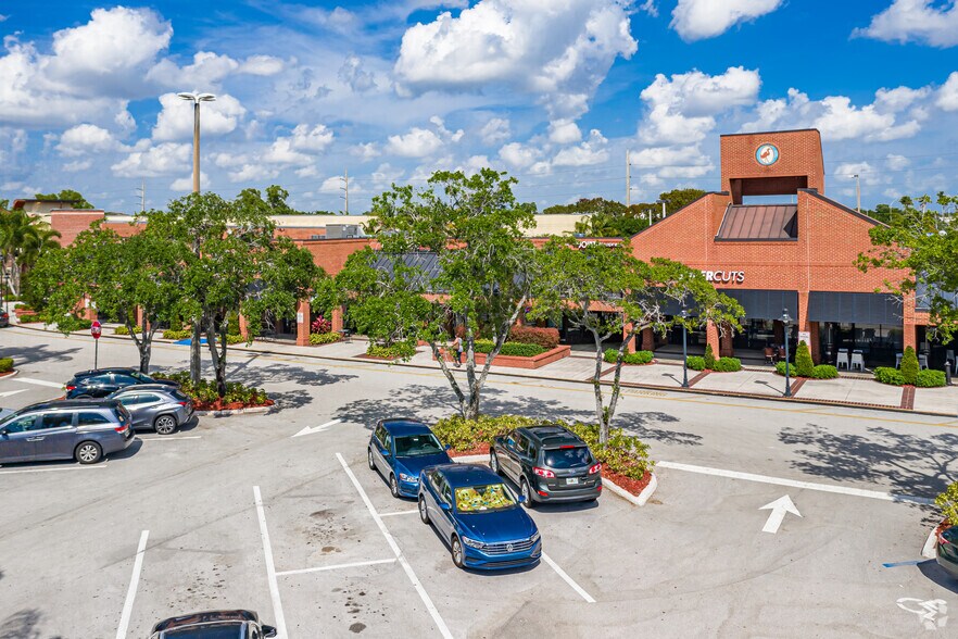 More Photos Of 1110-1392 Weston Rd, Weston Unknown For Lease