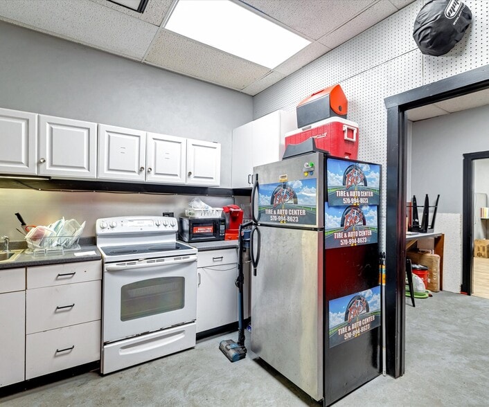 More Photos Of 110 N Courtland St, East Stroudsburg Auto Dealership For Sale