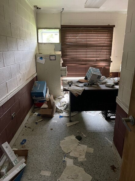 More Photos Of 311 E Bryant St, Enfield Assisted Living For Sale