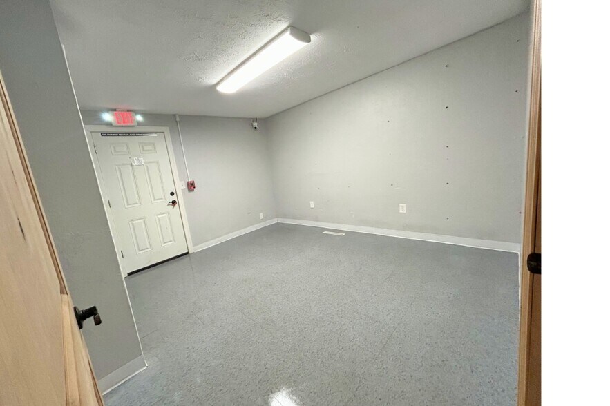 More Photos Of 1830 Addison Ave E, Twin Falls Office For Sale
