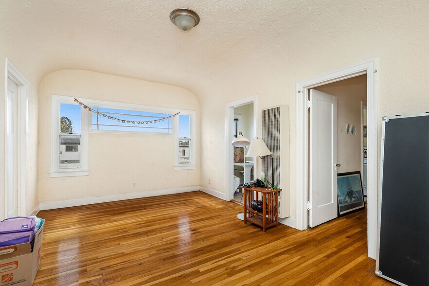 More Photos Of 1707 S Bonnie Brae St, Los Angeles Apartments For Sale
