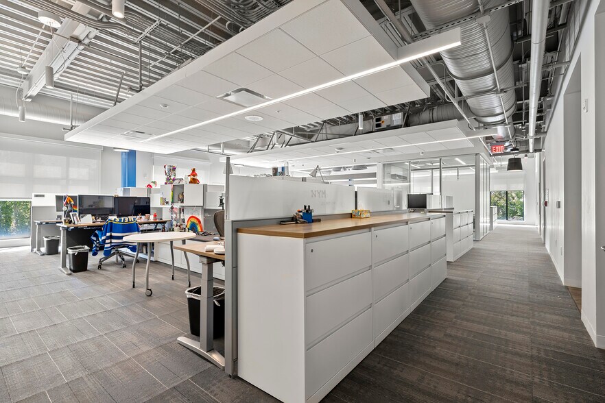 More Photos Of 415 S Broad St, Alpharetta Office For Sale