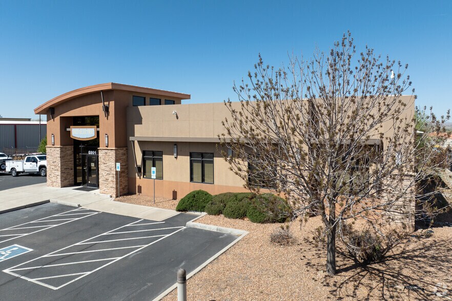 More Photos Of 6801 Academy Parkway West NE, Albuquerque Warehouse For Sale