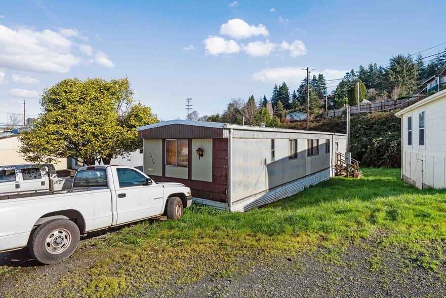 More Photos Of 93531 Coal Bank Ln, Coos Bay Manufactured Housing Mobile Home Park For Sale