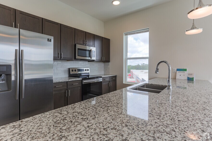 More Photos Of 1850 Merchant Ln, Hampton Apartments For Sale