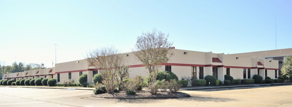More Photos Of 5946-5950 Monticello Dr, Montgomery Flex For Lease