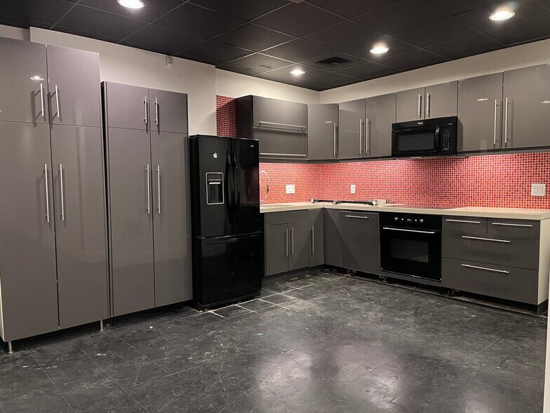 More Photos Of 1241 N High St, Columbus Storefront Retail Office For Lease