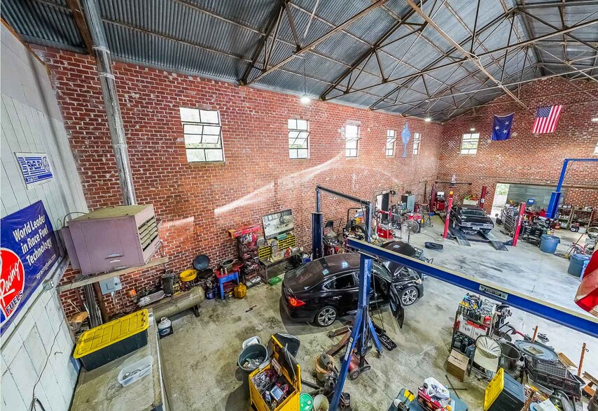 More Photos Of 250 Cleveland St, Locust Grove Industrial For Sale