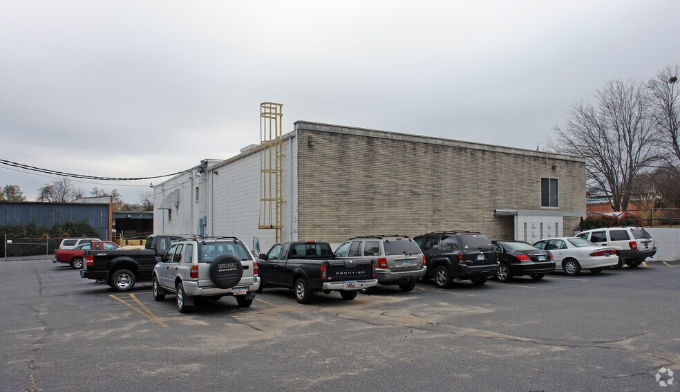 More Photos Of 1005 W Bramlett Rd, Greenville Office For Sale