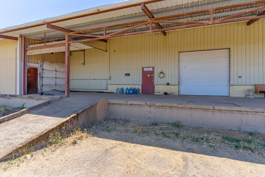 More Photos Of 6494 Windsor Island Rd N, Keizer Manufacturing For Lease