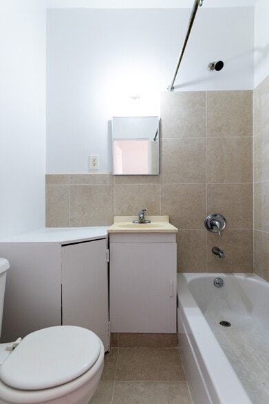 More Photos Of 901 DeKalb Ave, Brooklyn Apartments For Lease