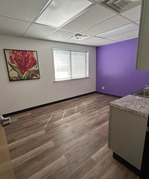 More Photos Of 2705 N 4th St, Flagstaff Office For Sale