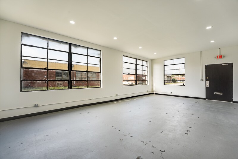 More Photos Of 69 Copeland St, Jacksonville Flex For Lease