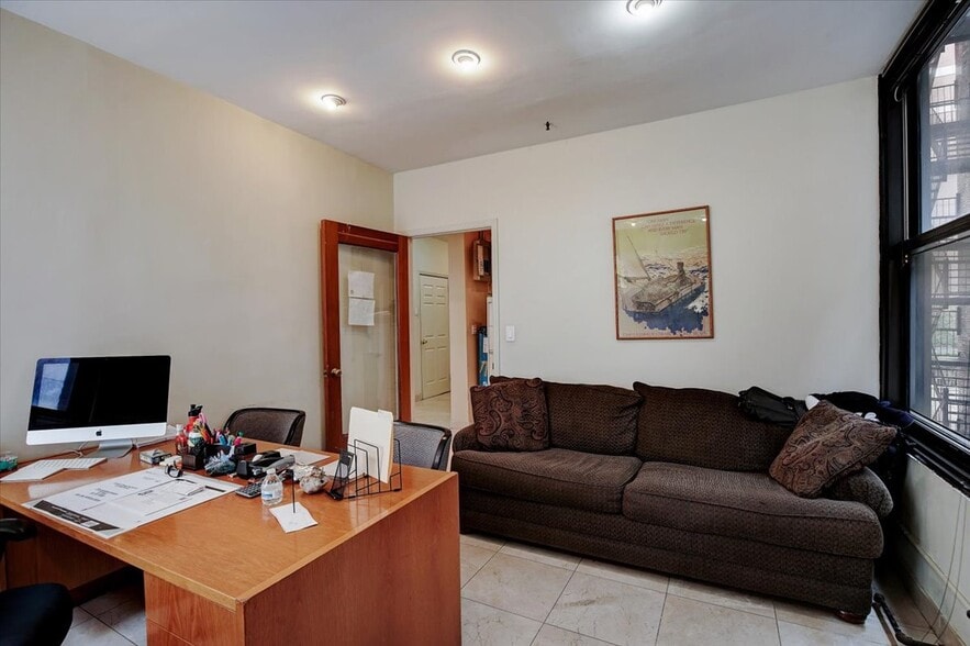 More Photos Of 146 W 29th St, New York Loft Creative Space For Sale