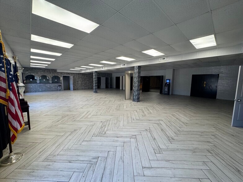More Photos Of 10408 State Highway 64 E, Tyler Theater Concert Hall For Sale