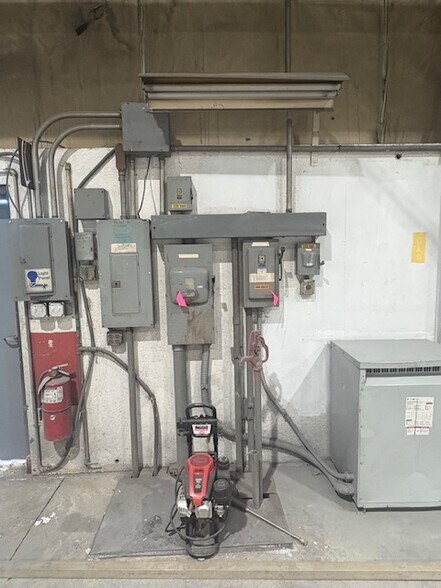 More Photos Of 1492 E Grand River Ave, Williamston Warehouse For Lease