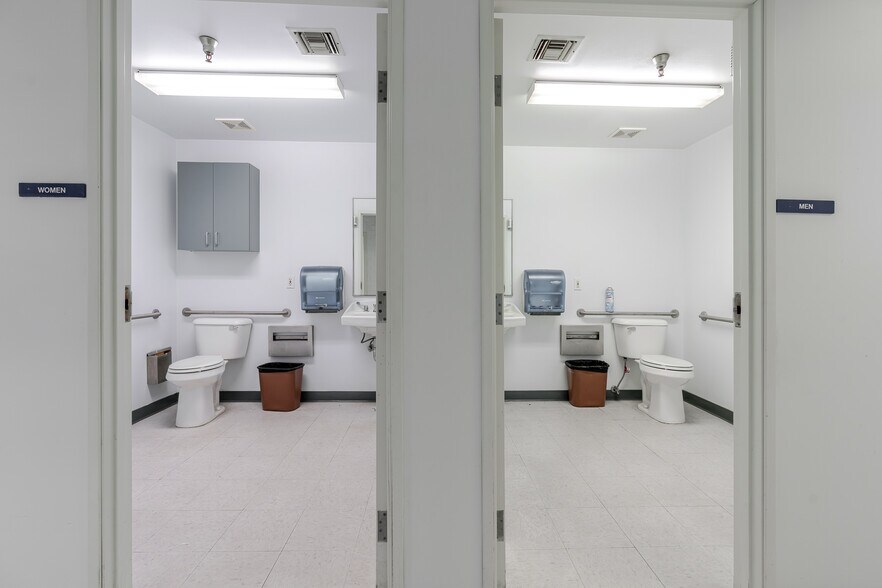 More Photos Of 700-710 W Wilson Ave, Glendale Office For Lease