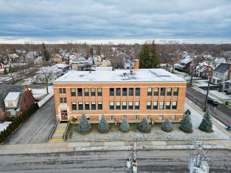 More Photos Of 1018 College Ave, Niagara Falls Schools For Sale