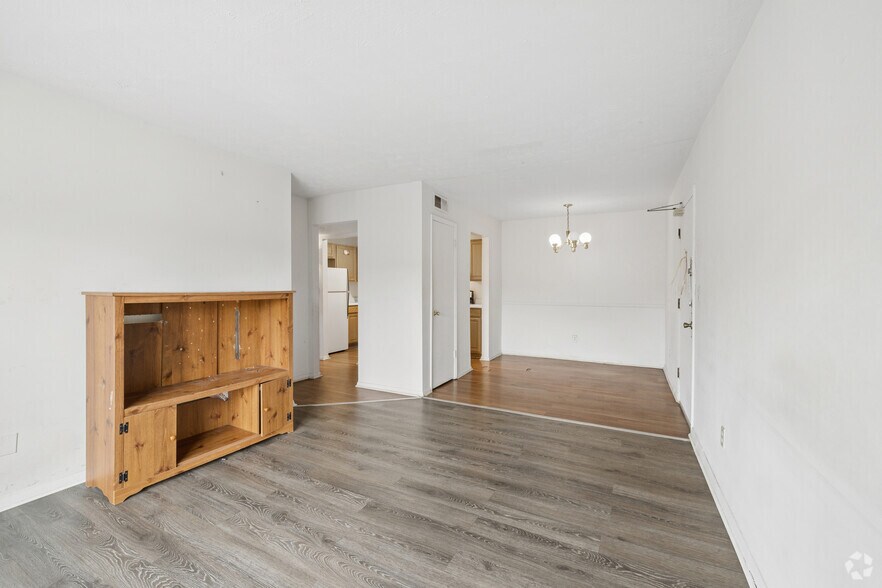 More Photos Of 2223 Devonport Dr, Lexington Apartments For Sale