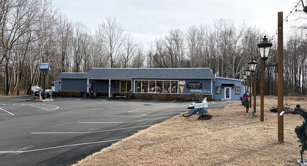 Primary Photo Of 15268 Kings, Montross Light Distribution For Sale