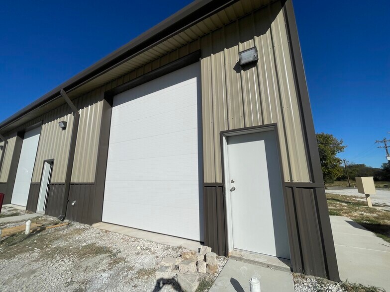 More Photos Of 615 FM 371, Gainesville Showroom For Sale