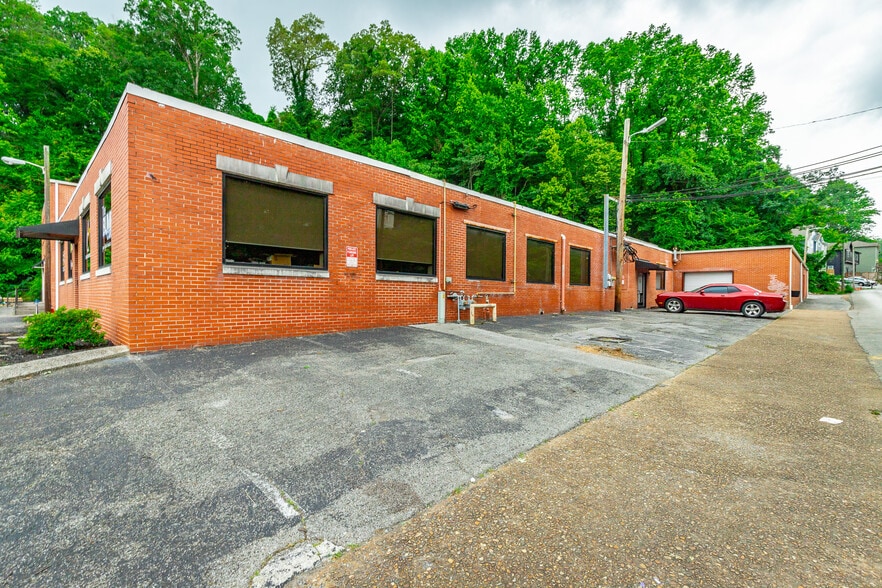 More Photos Of 1899 Dayton Blvd, Chattanooga Flex For Sale