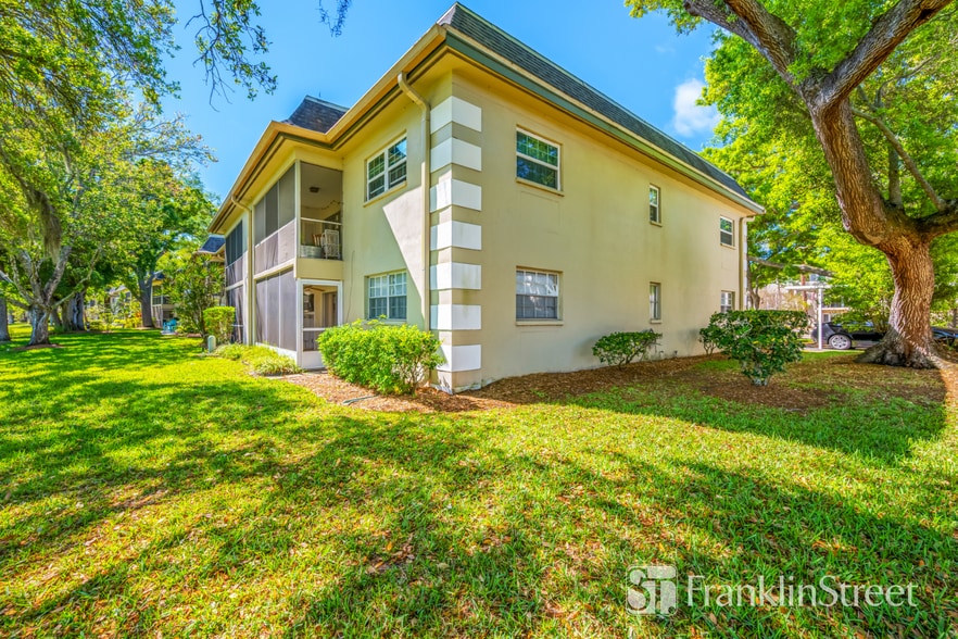 More Photos Of 68 Country Club Dr, Largo Multifamily For Sale