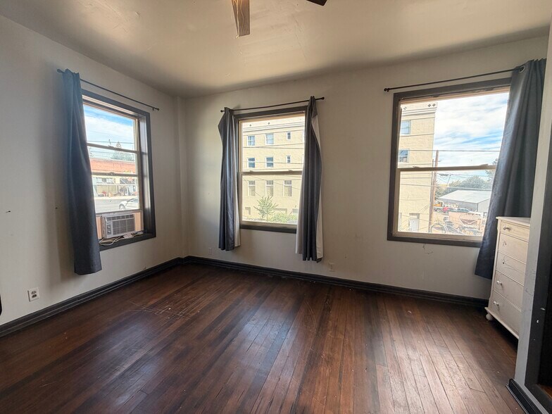 More Photos Of 1005 1st St, Moro Freestanding For Sale