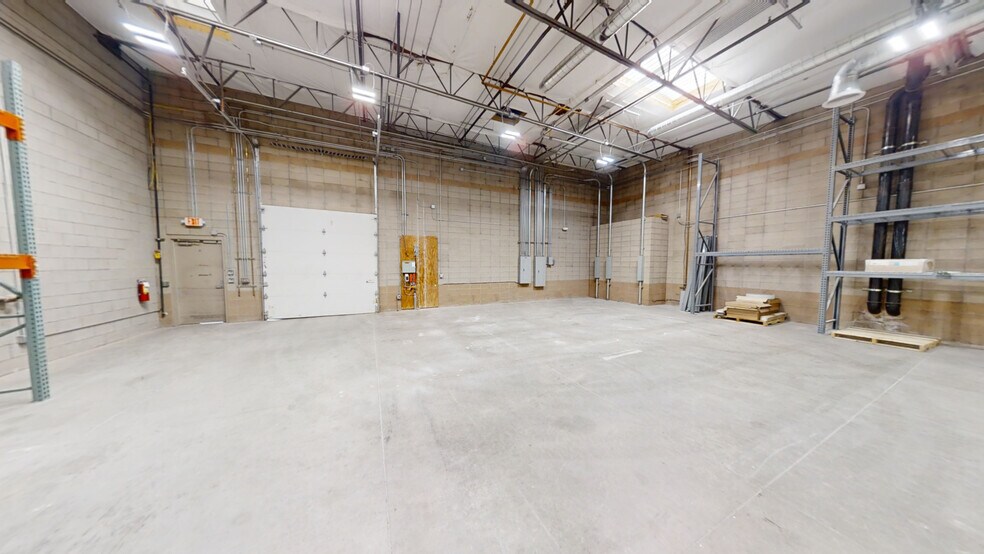 More Photos Of 16441 N 90th St, Scottsdale Research And Development For Lease