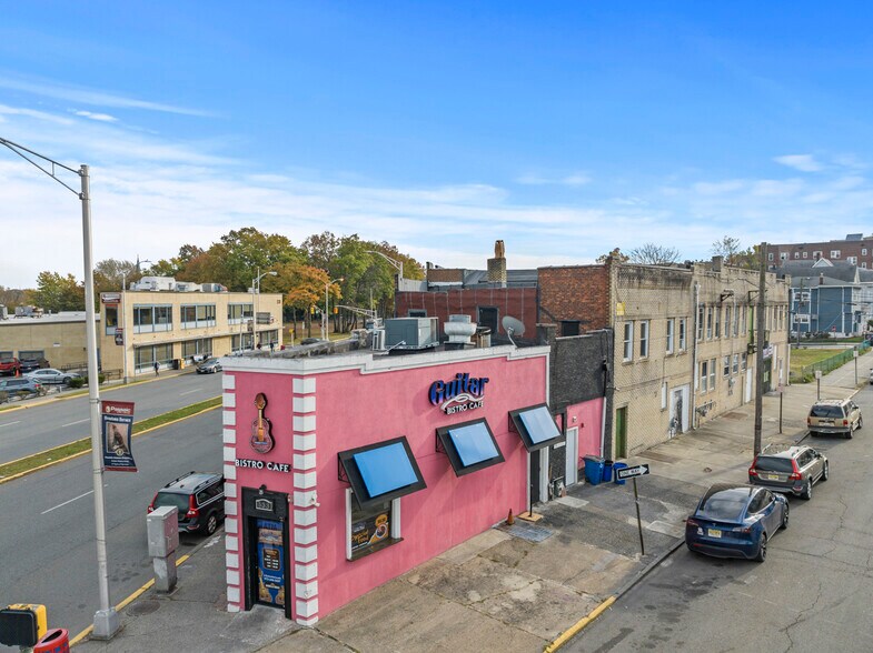 Primary Photo Of 533 Main Ave, Passaic General Retail For Lease