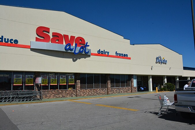 More Photos Of 1233-1415 E Oak St, Arcadia General Retail For Lease