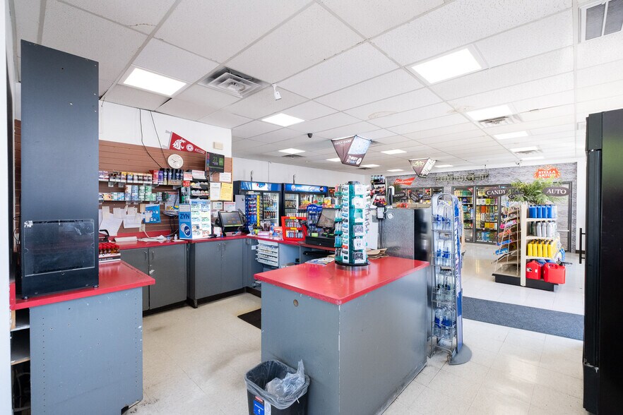 More Photos Of 2730 Meridian St, Bellingham Service Station For Sale