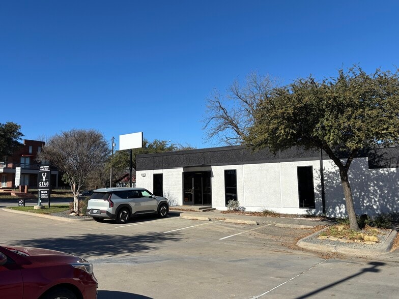 More Photos Of 325 W McKinney St, Denton Office Residential For Lease