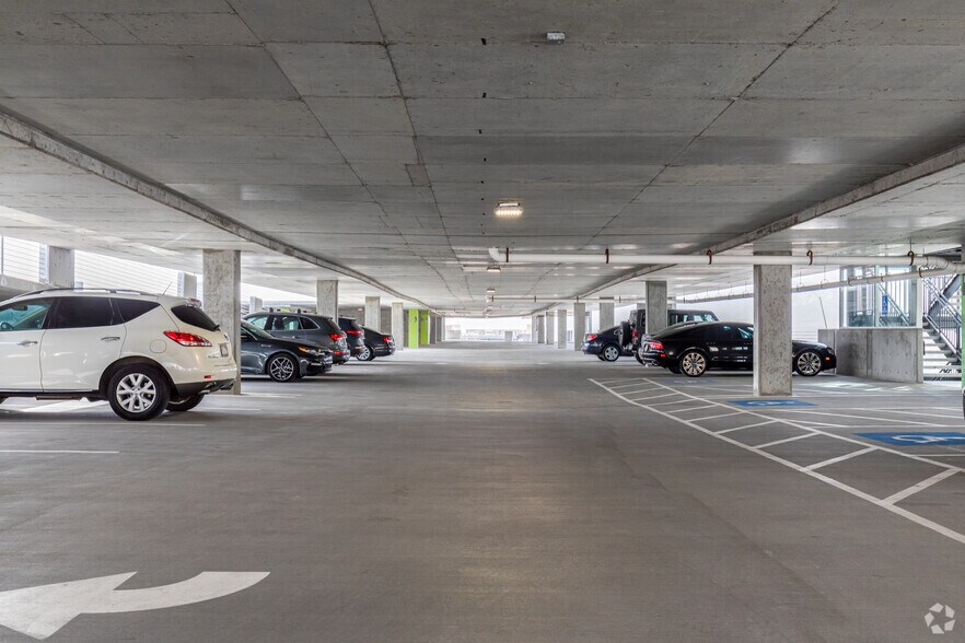 More Photos Of 3300 N Triumph Blvd, Lehi Office For Lease