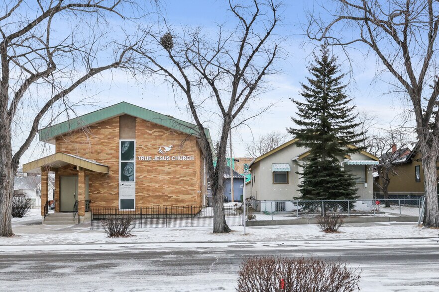 More Photos Of 232 8A St NE, Calgary Religious Facility For Sale